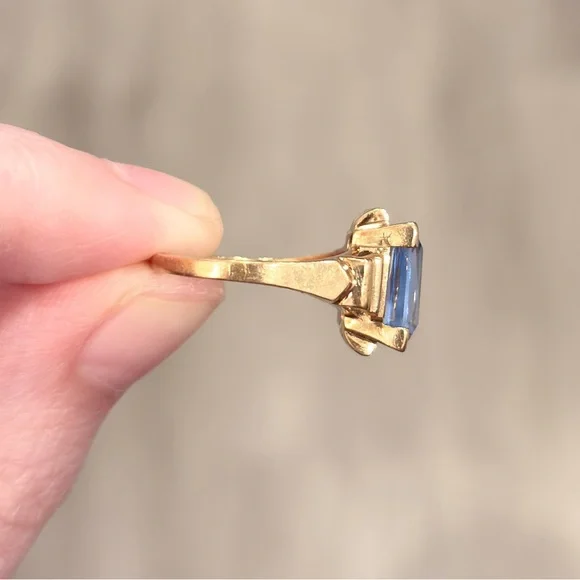 Vintage 14K Gold Lab Created Blue Spinel Ring: Emerald Cut, Mid-Century Modern - Picture 6 of 10